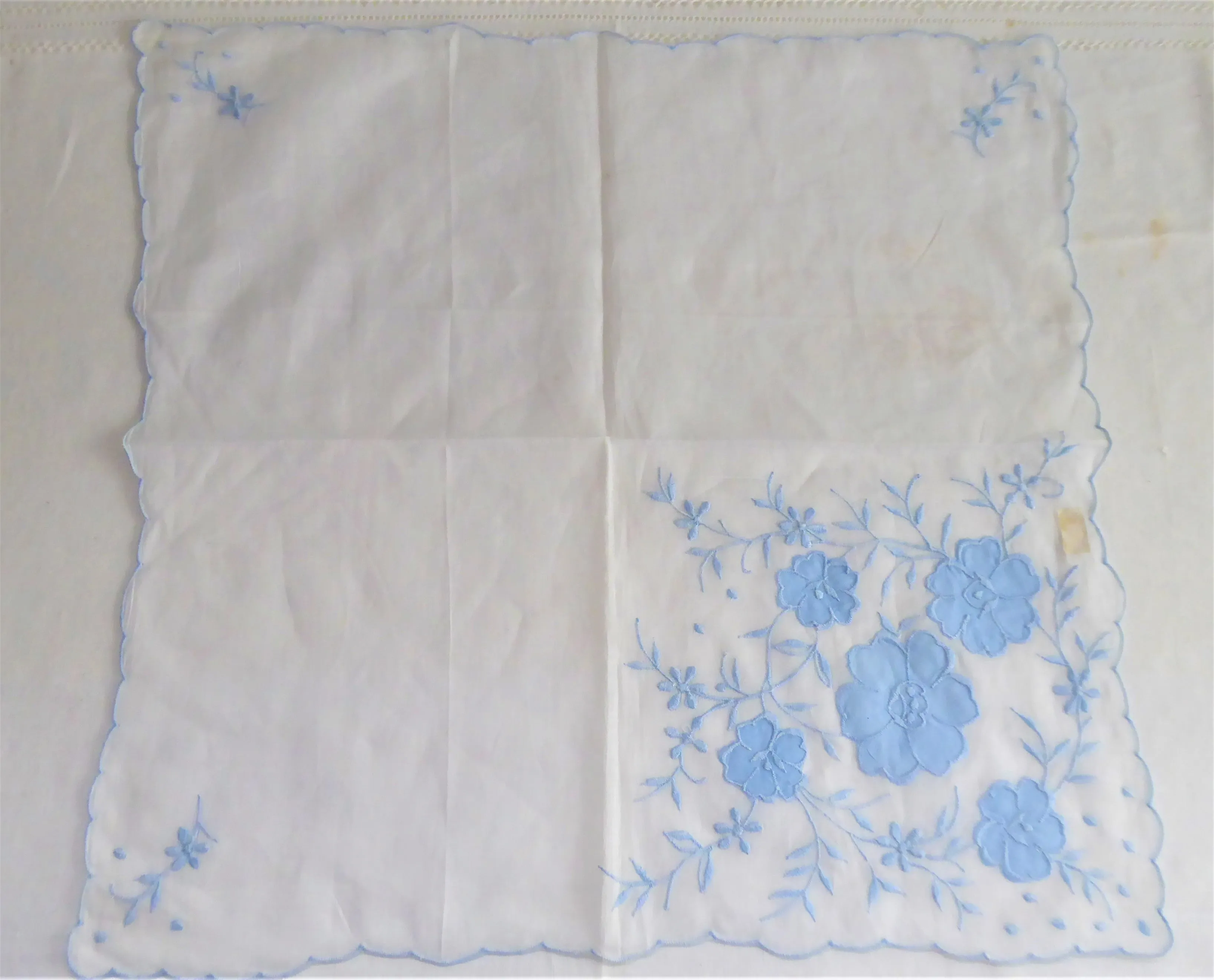 Blue And White Floral Applique Handkerchief Hand Embroidered 1950s Original Sticker Hanky