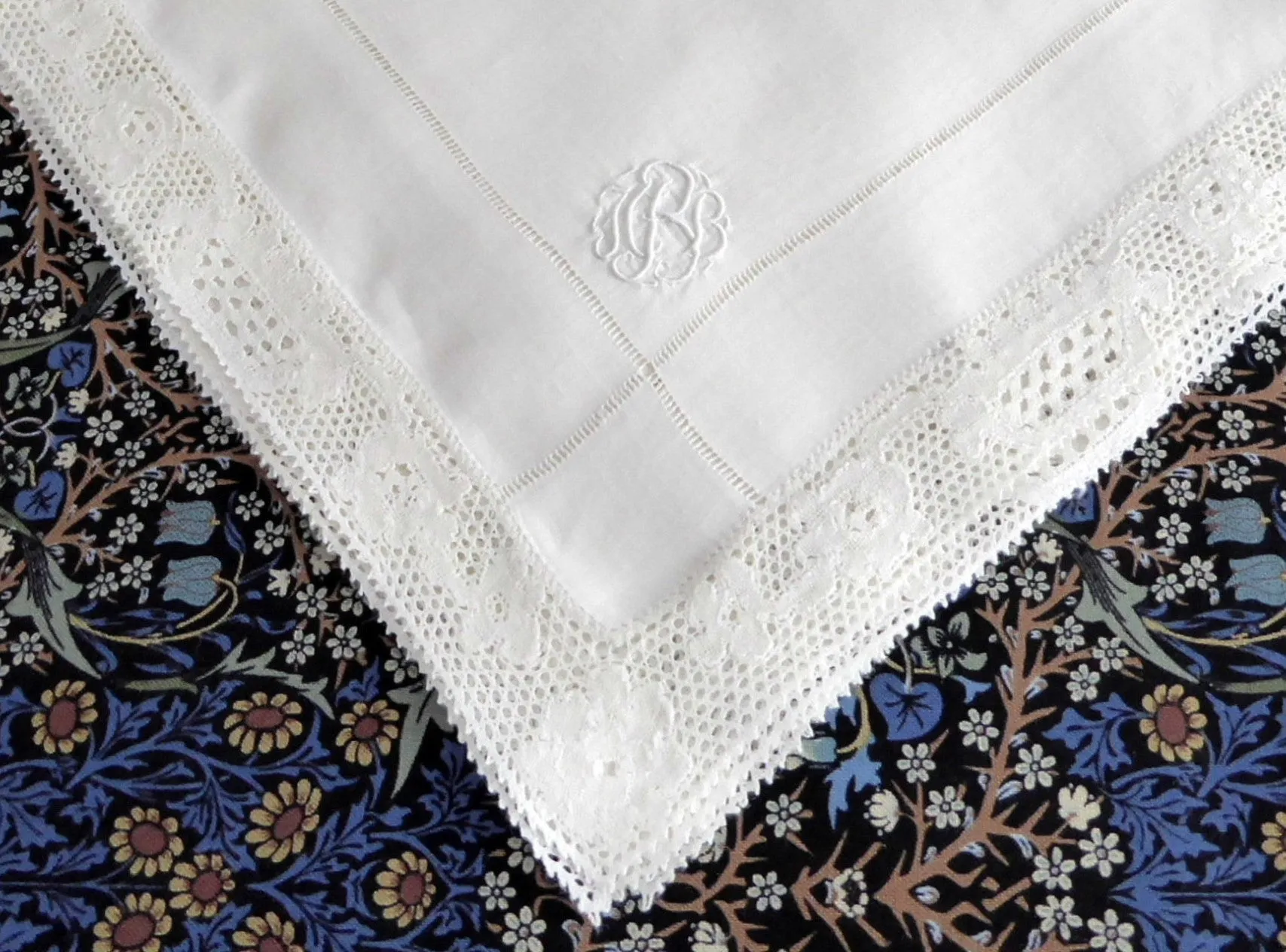 Handkerchiefs Belgian Lace 4 Napkins Hand Made Monogram H B B Point De Gaz