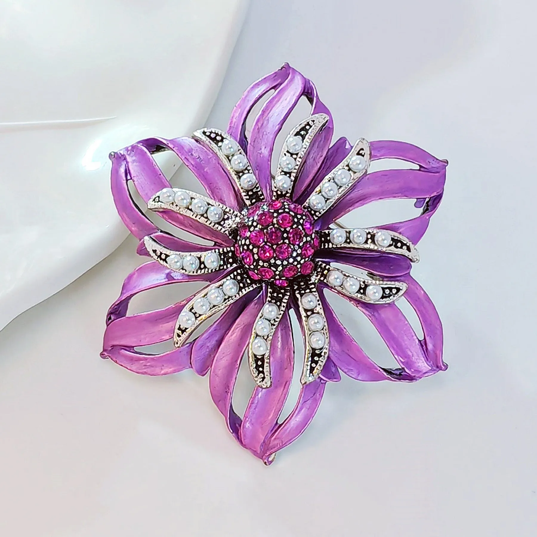 Jewelblings Retro Elegant Imitated Mini Pearl Accent Lavender Purple Flower Brooches Enamel Pins Bridal Sash DIY Project Wedding Accessory